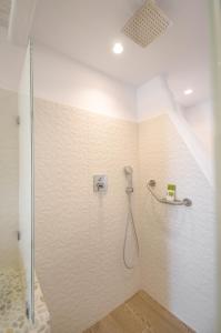 cyano suites