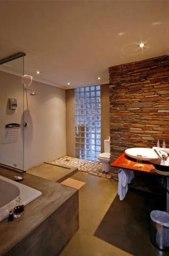 african moon corporate house