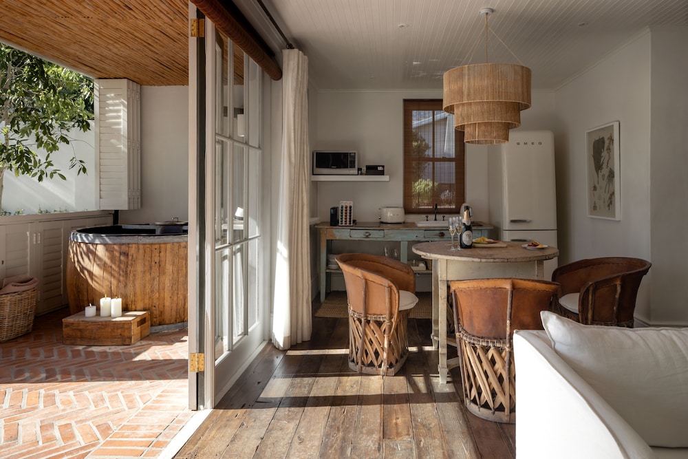 akademie street boutique hotel and guesthouses adults only