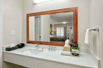super 8 by wyndham palestine tx