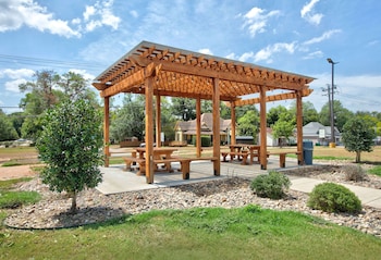 super 8 by wyndham palestine tx