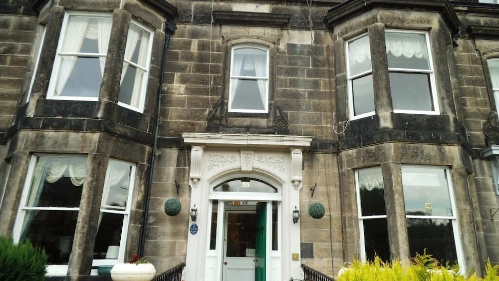 the alexander guest house