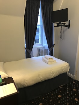 the alexander guest house
