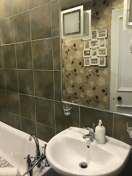 the alexander guest house