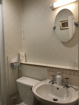 the alexander guest house