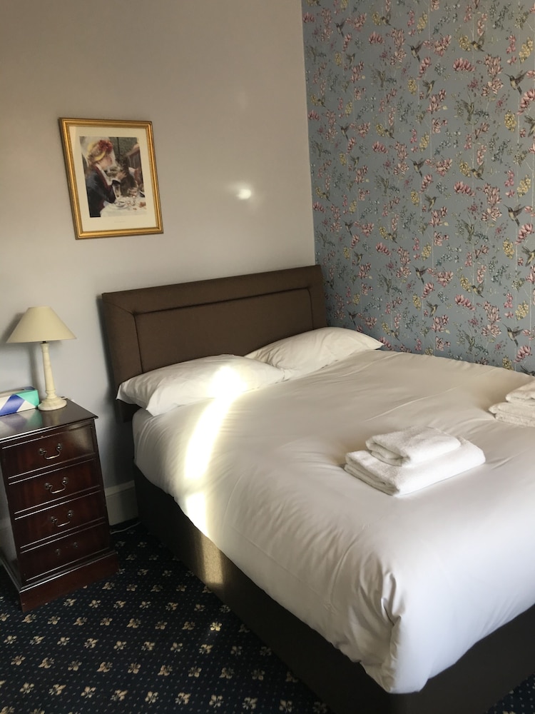 the alexander guest house
