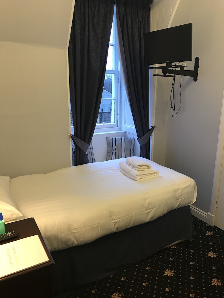 the alexander guest house