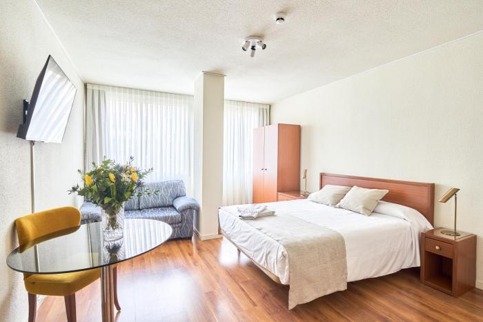 apartamentos juan bravo