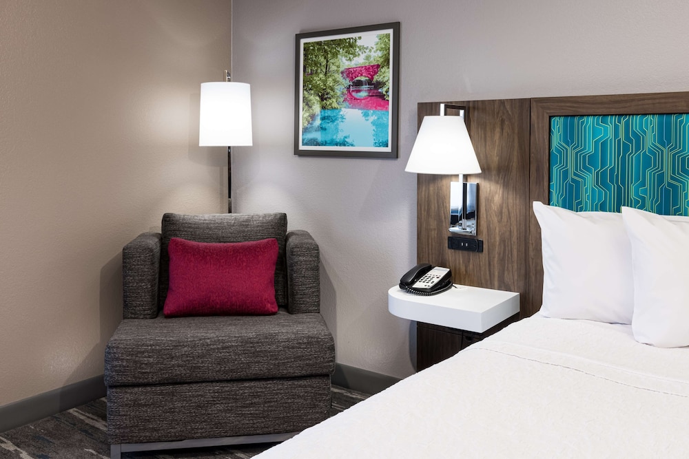 hampton inn bentonville rogers