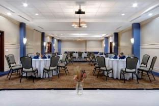 holiday inn detroit metro airport by ihg