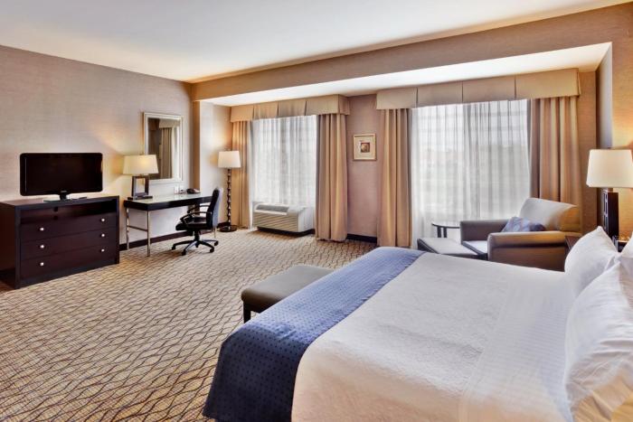 holiday inn detroit metro airport by ihg