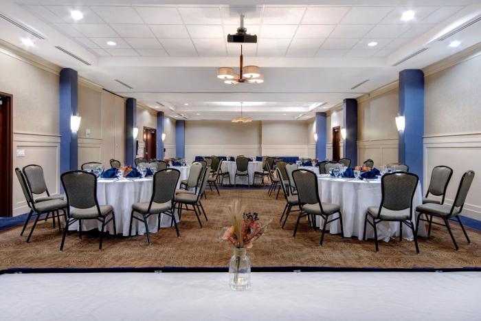 holiday inn detroit metro airport by ihg