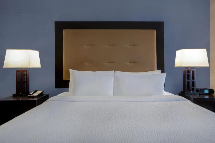 holiday inn detroit metro airport by ihg