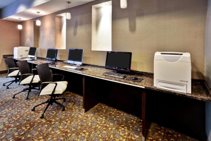 holiday inn detroit metro airport by ihg