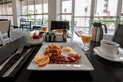 holiday inn detroit metro airport by ihg