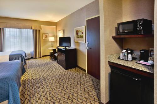holiday inn detroit metro airport by ihg
