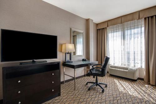 holiday inn detroit metro airport by ihg