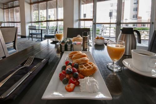 holiday inn detroit metro airport by ihg