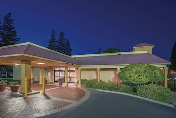 howard johnson by wyndham sacramento downtown