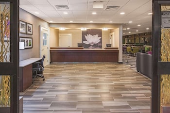 Howard Johnson By Wyndham Sacramento Downtown,Sacramento>>Napa,3 star
