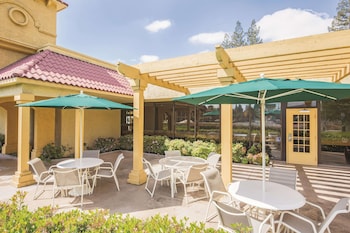 Howard Johnson By Wyndham Sacramento Downtown,Sacramento>>Napa,3 star