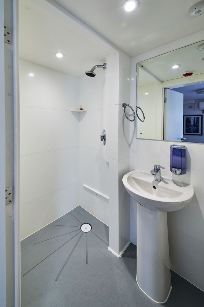 st christophers village london bridge hostel