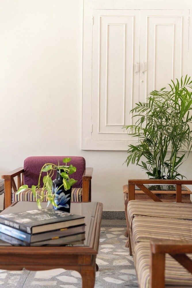 giri sadan home stay