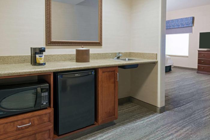 hampton inn springfield south enfield