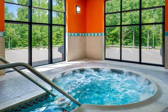 hampton inn springfield south enfield