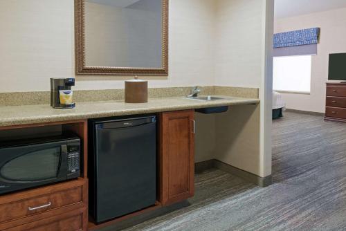 hampton inn springfield south enfield