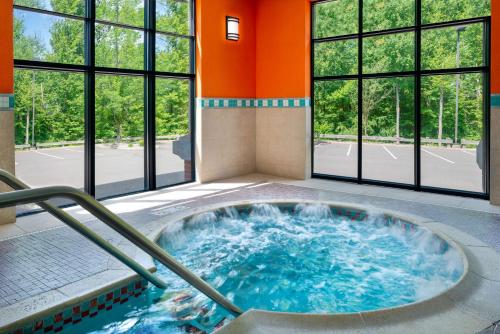 hampton inn springfield south enfield