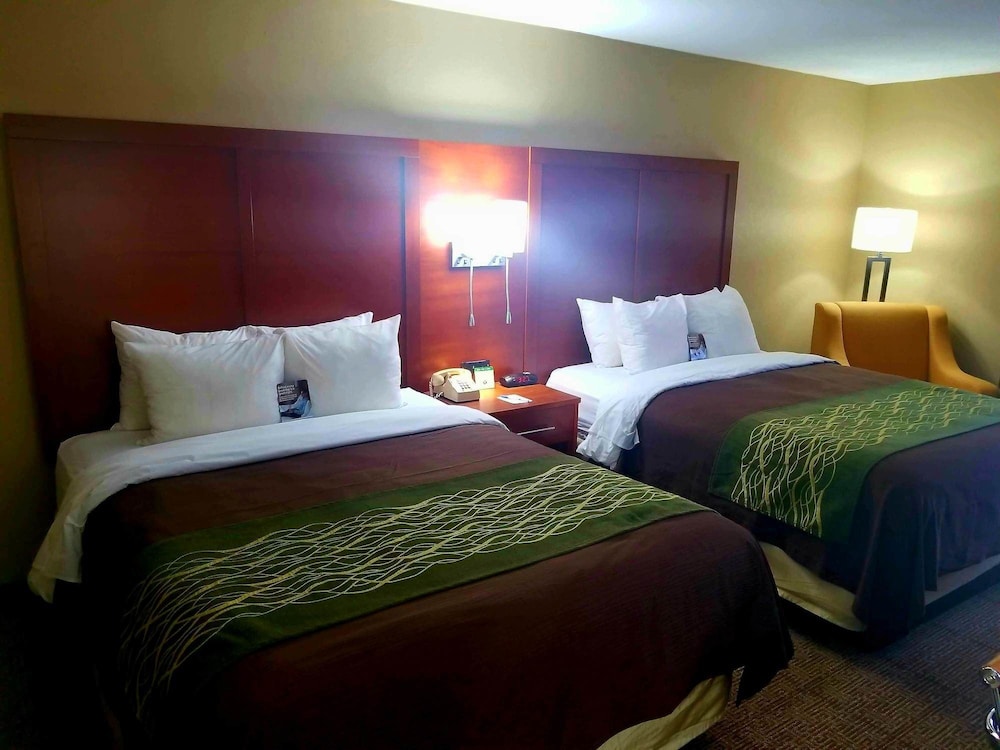 comfort inn erie near presque isle