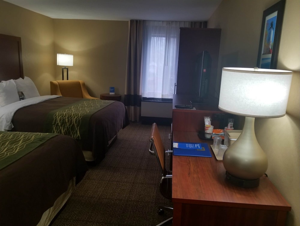 comfort inn erie near presque isle