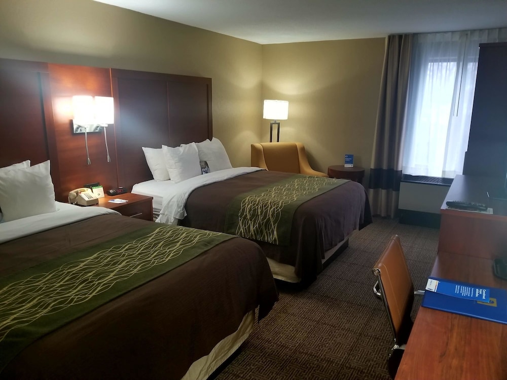 comfort inn erie near presque isle