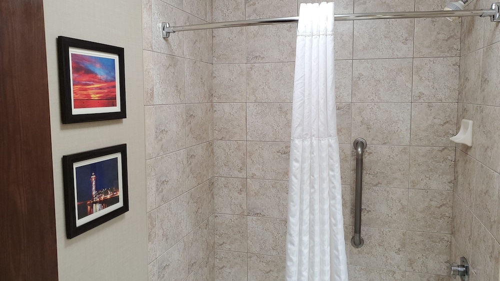 comfort inn erie near presque isle