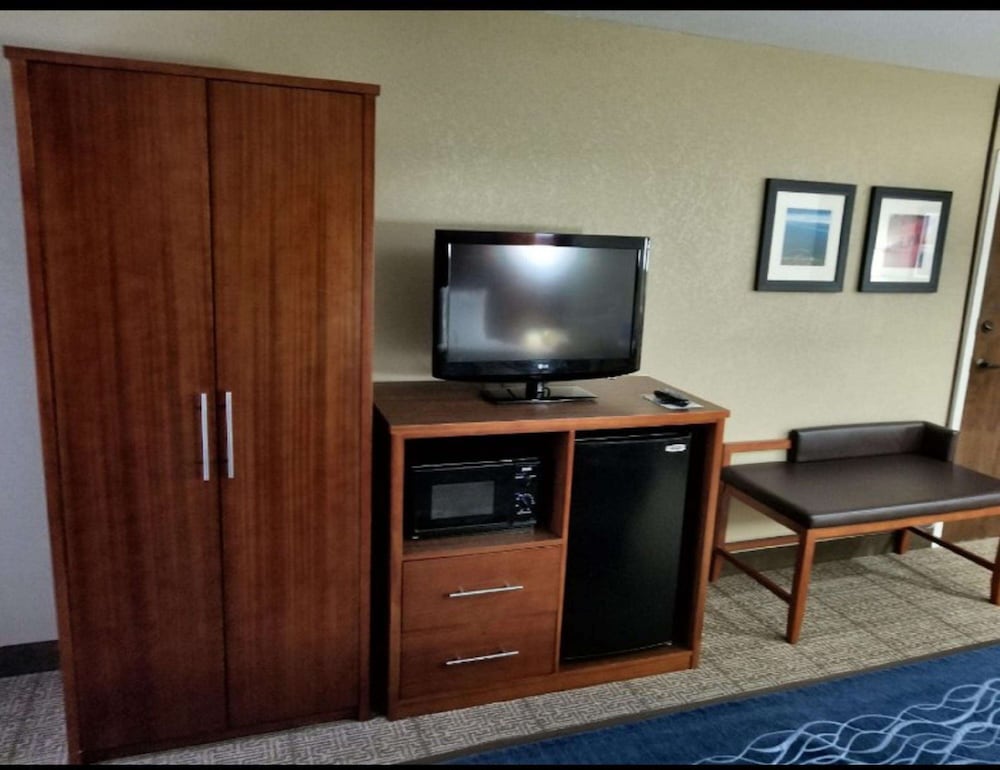 comfort inn erie near presque isle
