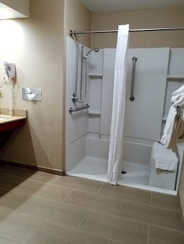 comfort inn erie near presque isle