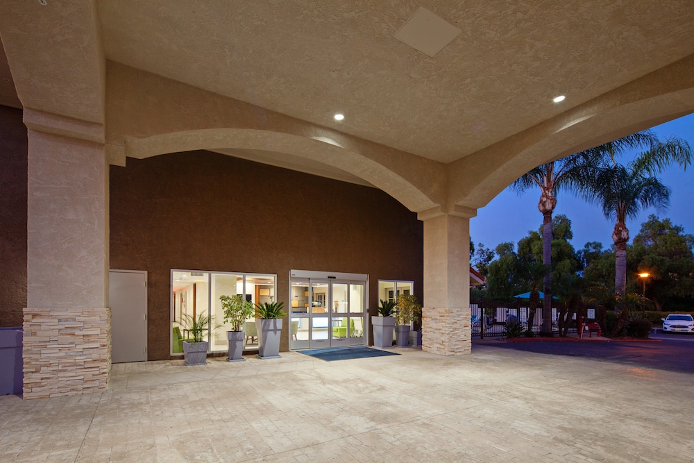 holiday inn express hotel and suites san diego escondido by ihg
