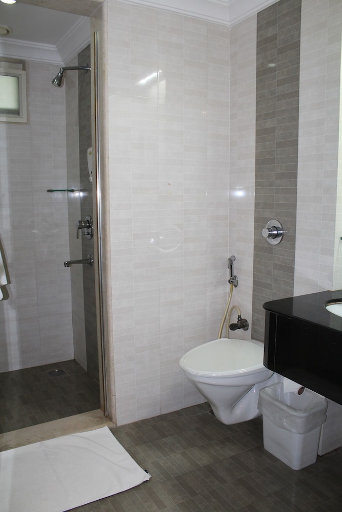 the lotus apartment hotel