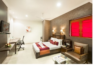 the lotus apartment hotel