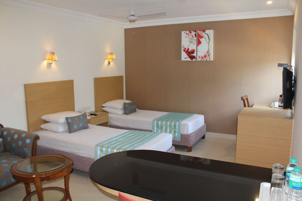 the lotus apartment hotel