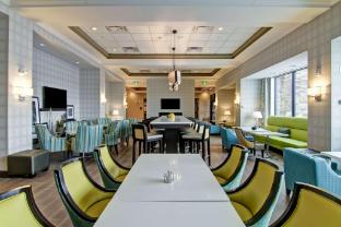 Hampton Inn & Suites By Hilton Saskatoon Airport,Saskatchewan>>Saskatoon,3 star