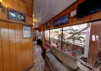 Hotel Kahkashan,,3 star