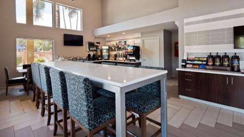 best western apricot inn