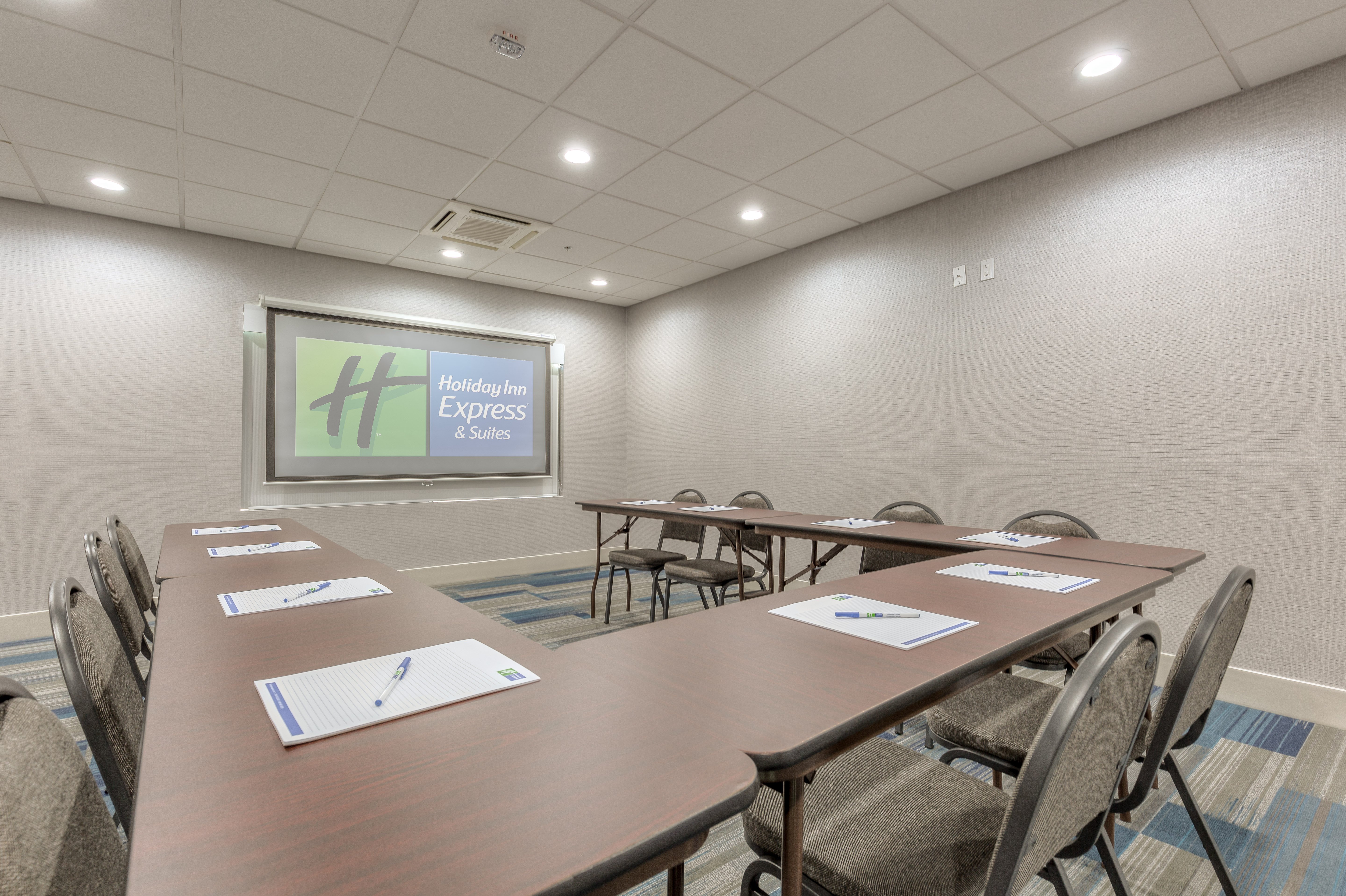 holiday inn express and suites tulsa midtown by ihg