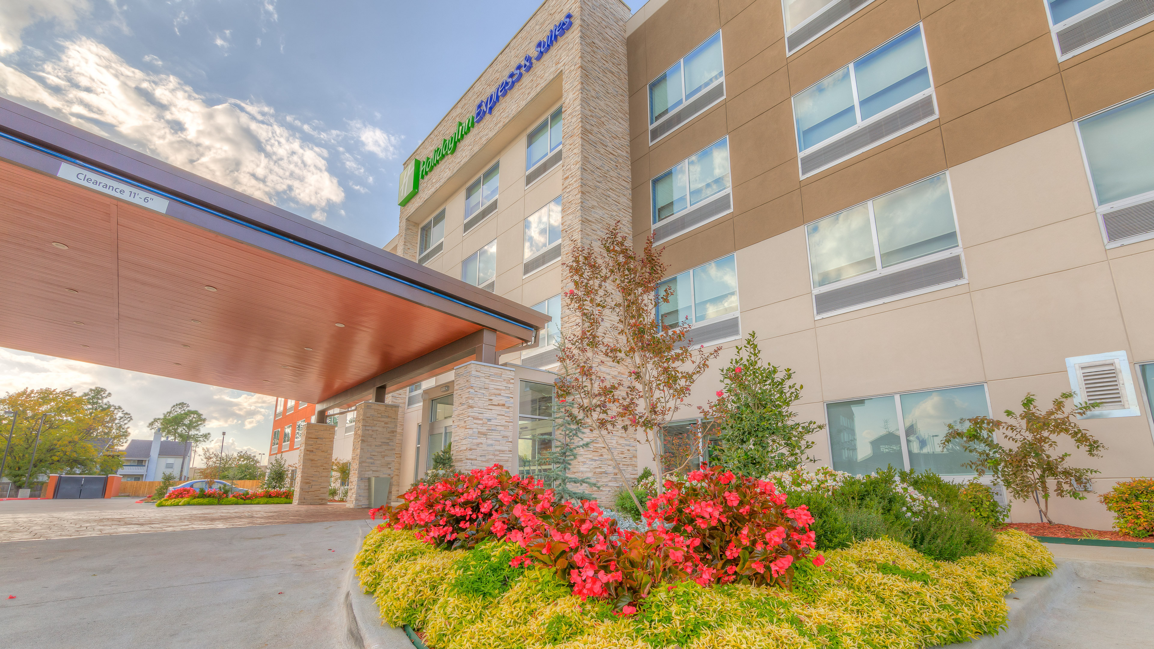 holiday inn express and suites tulsa midtown by ihg