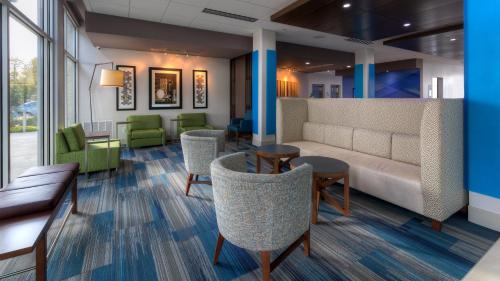 holiday inn express and suites tulsa midtown by ihg