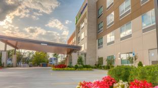 holiday inn express and suites tulsa midtown by ihg