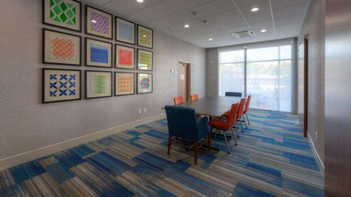 holiday inn express and suites tulsa midtown by ihg