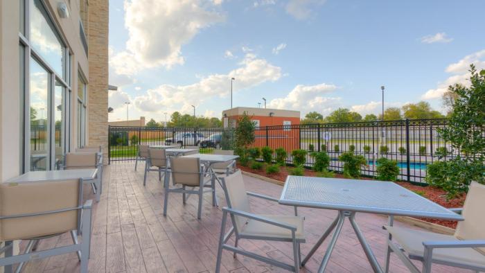 holiday inn express and suites tulsa midtown by ihg